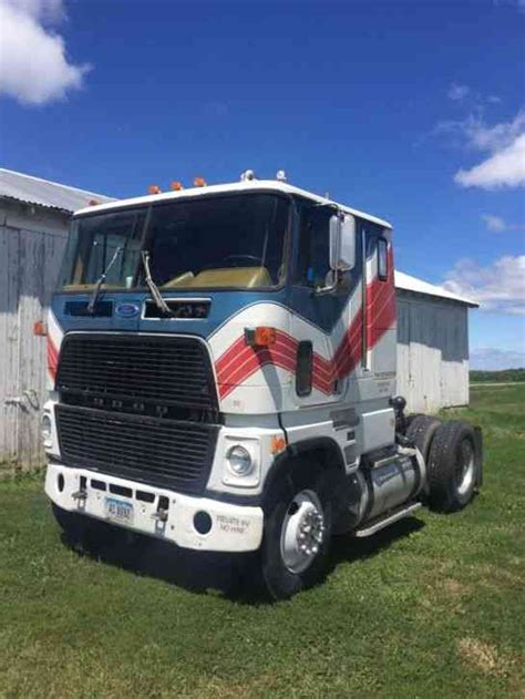 Ford CL 9000 1984 Sleeper Semi Trucks