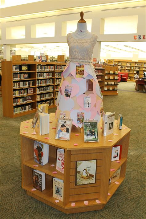 Book Stand For Library Display At Linda Morrow Blog