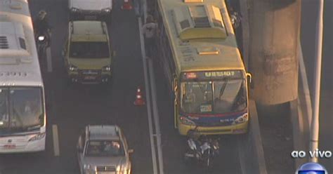 G1 Acidente Entre Carros ônibus E Van Causa Congestionamento Na Av