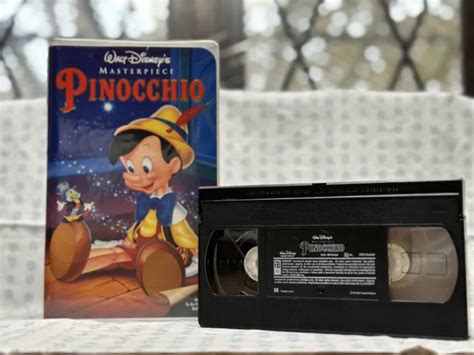 WALT DISNEYS MASTERPIECE Pinocchio VHS Clamshell 1940 Restored