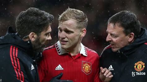 Donny Van De Beek Manchester United Midfielder Out For The Rest Of