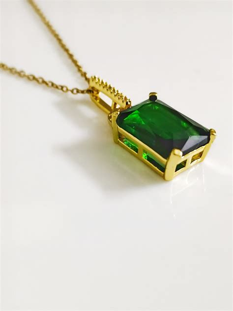 Emerald Pendant Necklace – BLING.LY