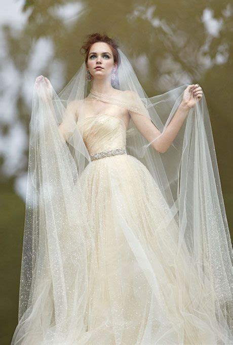 Tagli Ritagli E Coriandoli Wedding Dress Styles Winter Wedding