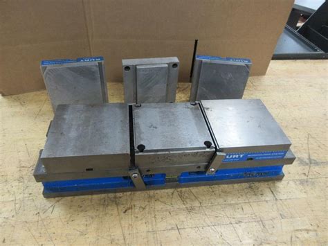 Machines Used Kurt DoubleLock DLU6 6 Machine Vise With Aluminum And