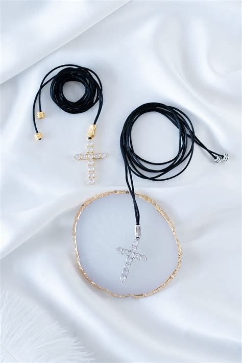 Black cord cross necklace – Goupi Lab