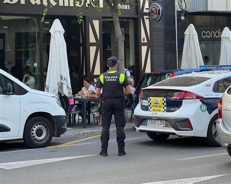 La Policia Local deté a una persona per alterar l ordre públic en una