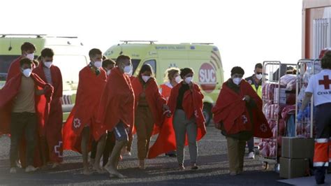 Llegan A Lanzarote 102 Migrantes En Tres Pateras Entre Ellas Cuatro Menores Laprovinciaes