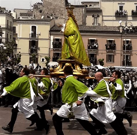 Sulmona S Easter La Madonna Che Scappa