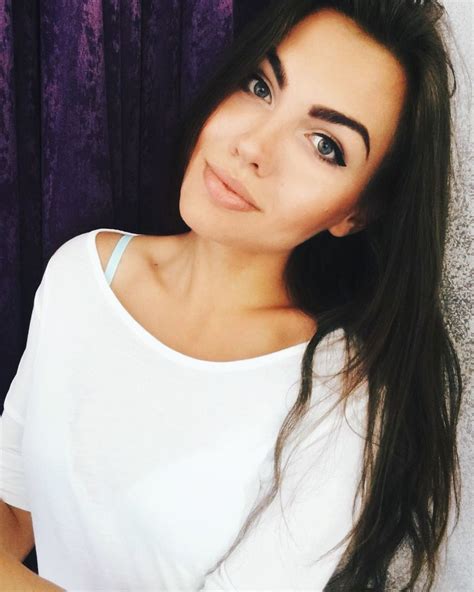 31 Yo Ira From Odessa Ukraine Green Eyes Brown Hair Id 682354