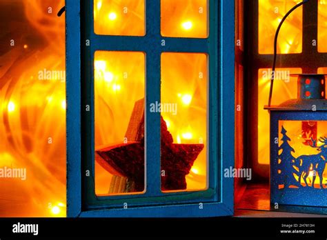 Gold Latern Hi Res Stock Photography And Images Alamy