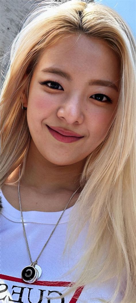 𝐋𝐢𝐚 Tan skin blonde hair Blonde hair Hair a