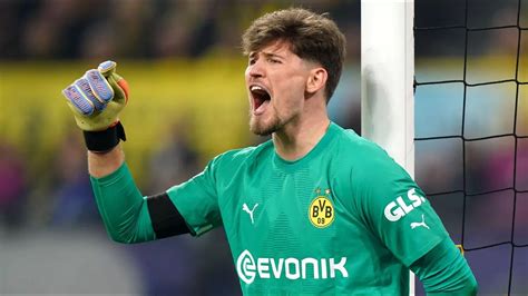 Injury Woes For Gregor Kobel As Dortmund Prepare For Sturm Graz Clash