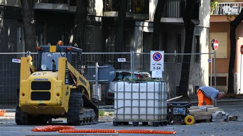 Nuovo Asfalto E Posteggi In Piazzale Marconi Sono Cominciati I Lavori