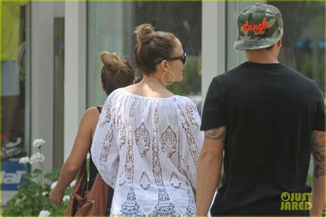 Photo Jennifer Lopez Casper Smart Hamptons Weekend Trip Photo