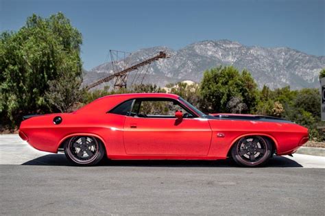 1972 DODGE CHALLENGER CUSTOM RESTO MOD