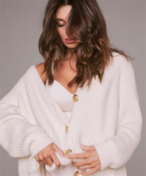 Belen Rodriguez Instagram Ammaliante In Bikini Tra La Sabbia Un Lato B Perfetto