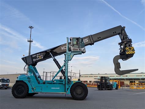 Konecranes SMV 4638 TCX 5 Reach Stacker Specs Year Year LECTURA Specs