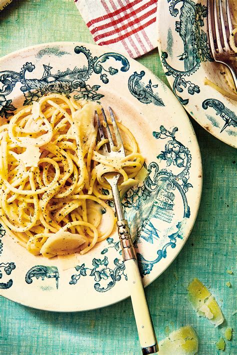 Spaghetti Cacio E Pepe Elle Gourmet