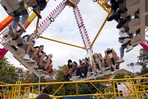 Vosges Épinal la fête foraine est ouverte