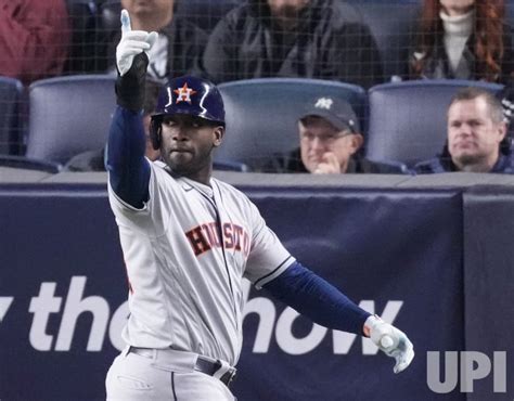 Photo Houston Astros Against New York Yankees Alcs Game Four In New