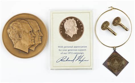 Lot RICHARD M NIXON ELECTION INAUGURAL SOUVENIRS