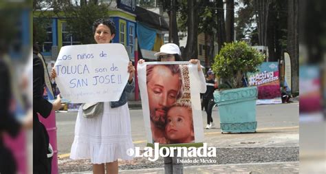 Toluca Padres De Familia Se Manifiestan Vs Libros De Texto Gratuito