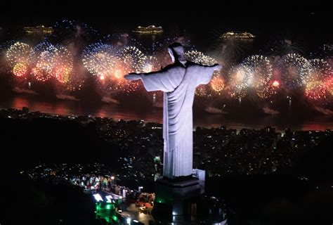 Réveillon 2024 terá dez palcos na cidade sendo dois inéditos na Praça