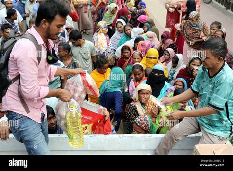 Dhaka Bangladesh 04 décembre 2023 Les gens attendent dans une file d