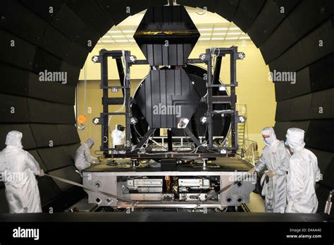 Primary Mirror Segment Cryogenic Testing Stock Photo Alamy