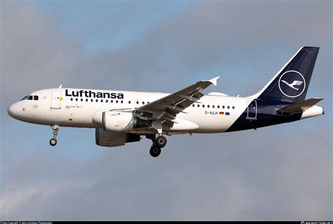 D AILH Lufthansa Airbus A319 114 Photo By Sierra Aviation Photography