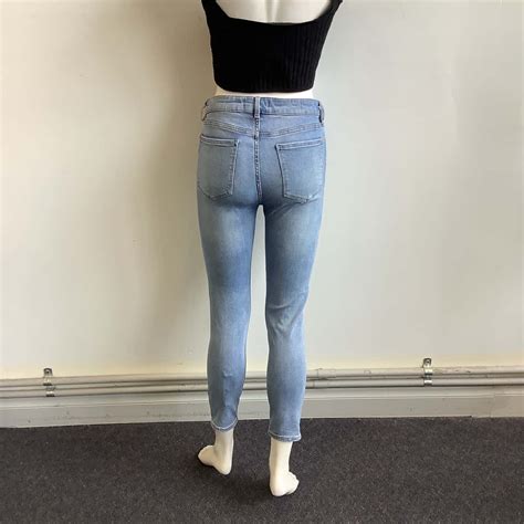 Forever New Denim Women's Size 10 Mid-Rise Skinny 7/8 Jeans Light Blue (s)