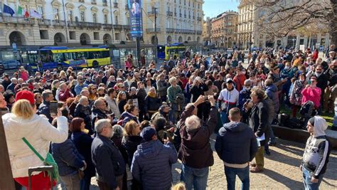 No Vax E No Mask In Piazza A Torino Siamo Qui Per I Diritti E Per La