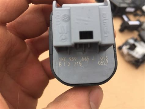 Buton Reglaj Oglinzi Cu Rabatare Vw Tiguan K J