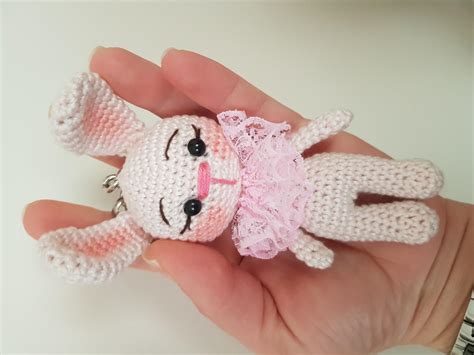 Amigurumi Küçük Tavşan Anahtarlık Yapımı