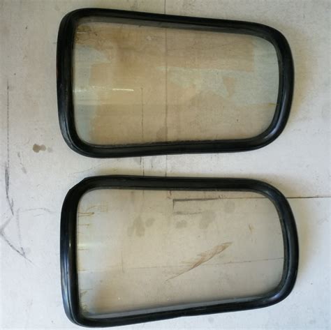 Lc 40 Rear Corner Window Glass On Carousell