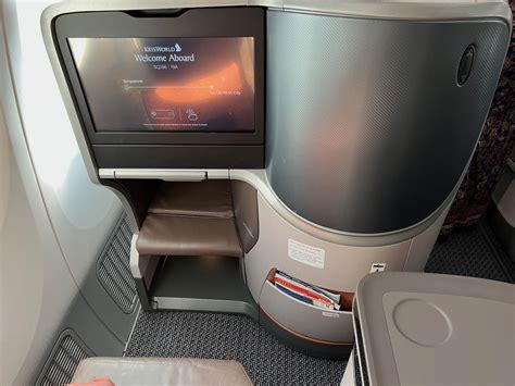 Review: Singapore Airlines Business Class 787 (SIN-SGN) - One Mile at a ...