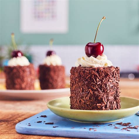 Mini Black Forest Gateaux Recipe Dr Oetker Recipe Desserts