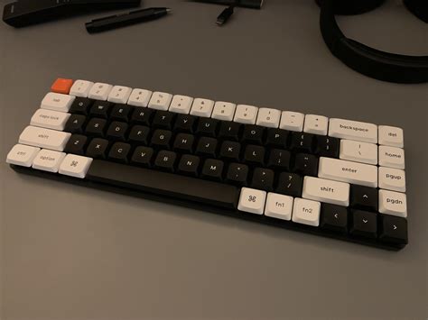 K7 With Mixed Black And White Low Profile Pbt Keycap Set Rkeychron