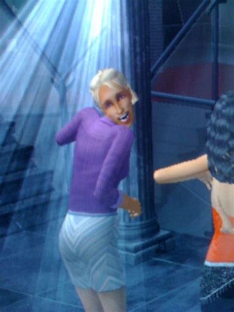 Hiiieee Funny Sims Funny Sims 2 Glitches Sims Funny Sims Sims