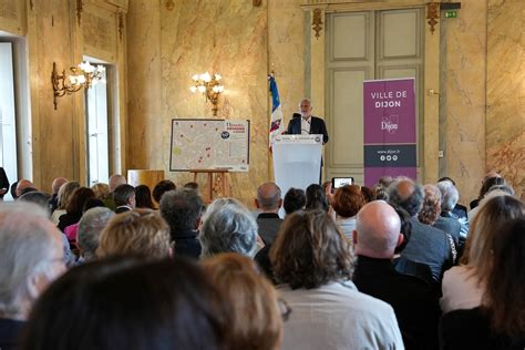 Dijon Pav S De M Moire En Hommage Aux Victimes De La Rafle Du