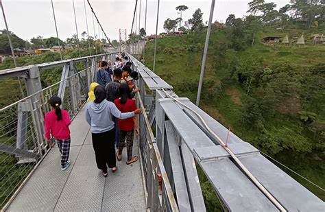 Jembatan Gantung Girpasang Menjadi Daya Tarik Wisata Lereng Gunung Merapi