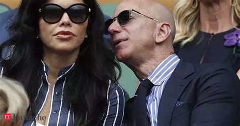 Jeff Bezos: Casual breakfast look, navy stripes: How Jeff Bezos dresses ...