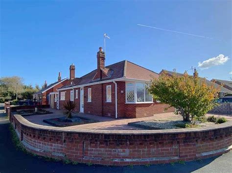 3 Bed Detached Bungalow For Sale In Northumberland Avenue Thornton