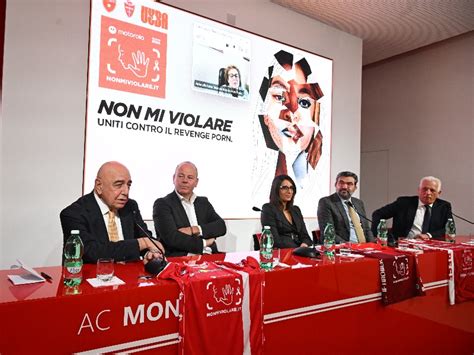 Motorola Telefono Rosa E AC Monza Uniti Contro Il Revenge Porn Associazione Calcio Monza S P A