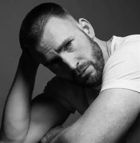 Chris Evans élu Lhomme Le Plus Sexy Du Monde De 2022 Photo Blackbox