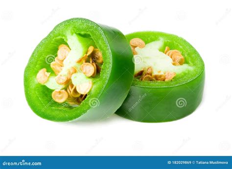 Pimentos De Jalapeno Fatiados Isolados Em Fundo Branco Pimenta Verde