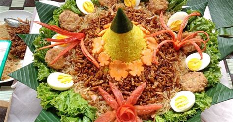 Resep Nasi Kuning Gurih Magicom Oleh Herlyna Dhitian Cookpad