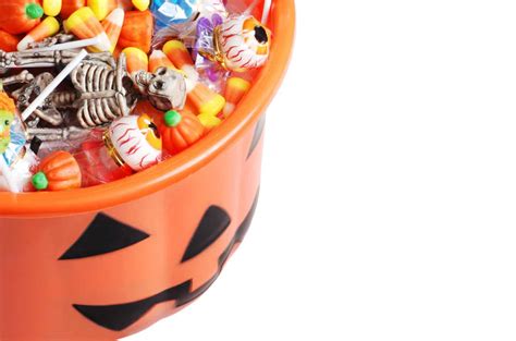 Healthier Halloween Candy Choices to Satisfy Your Sweet Tooth