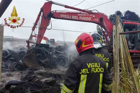 Incendio Ardea Allarme Rientrato La Conferma Dai Nuovi Dati Arpa