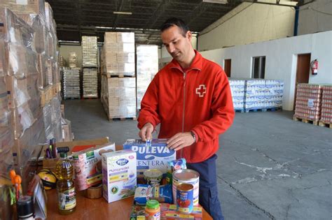 Cruz Roja Reparte Kilos De Alimentos Entre M S De Cordobeses